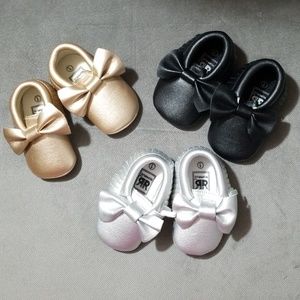 3 Pairs Romirus Bow Fringe Crib Moccasins
